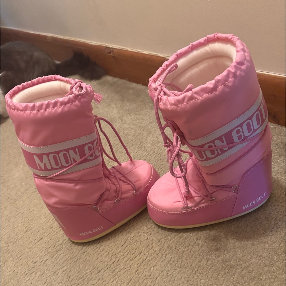 Pink icon moon boots size 39/41